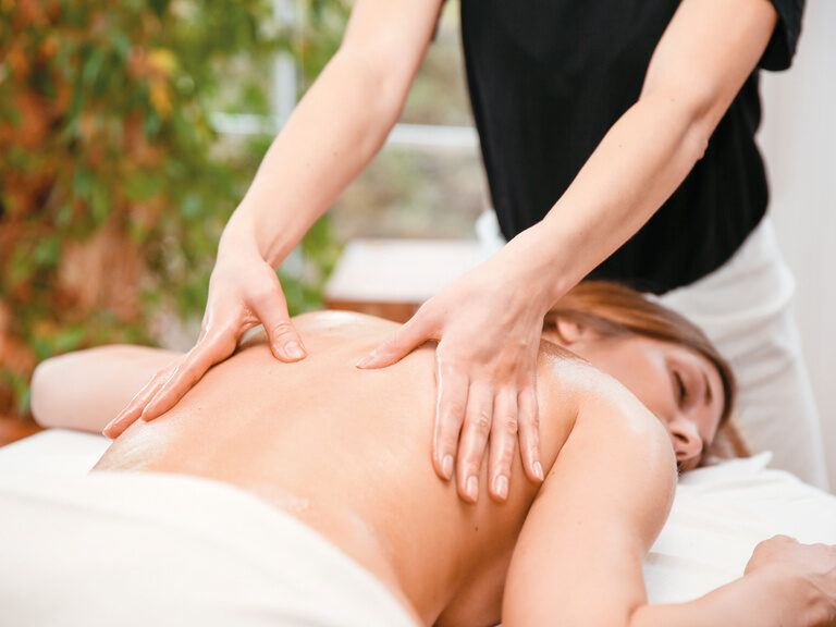 entspannen und neue Kraft tanken genießen Sie eine unserer vielen Massageangebote